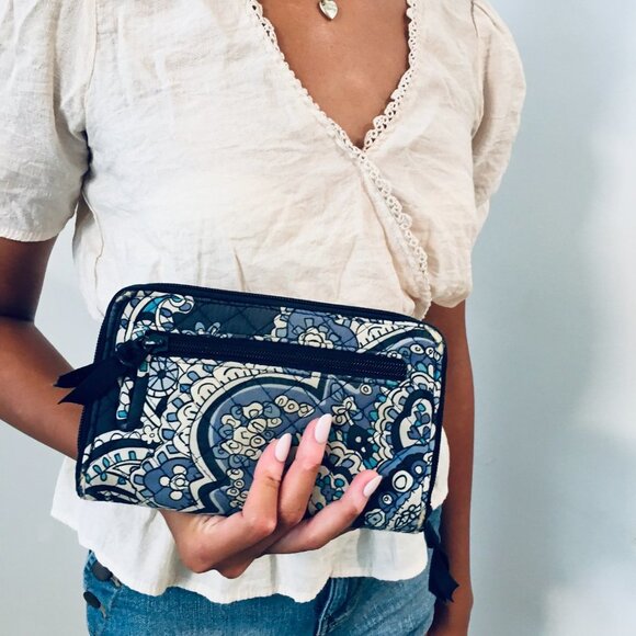 VERA BRADLEY Dark Light Blue Beige Paisley Turn Lock Zippered Clutch Wallet - Picture 2 of 9
